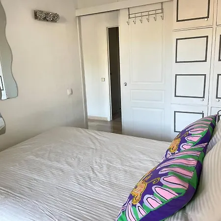 Apartment 1 Bedroom With Terrace, Swimming Pool, Parking